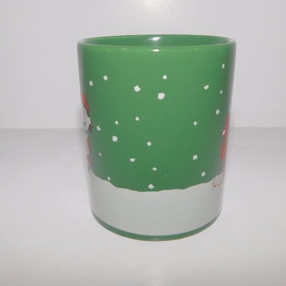 The Peanuts Gang Charlie Brown Lucy Snoopy Green Winter Christmas Coffee Mug - Picture 4 of 7